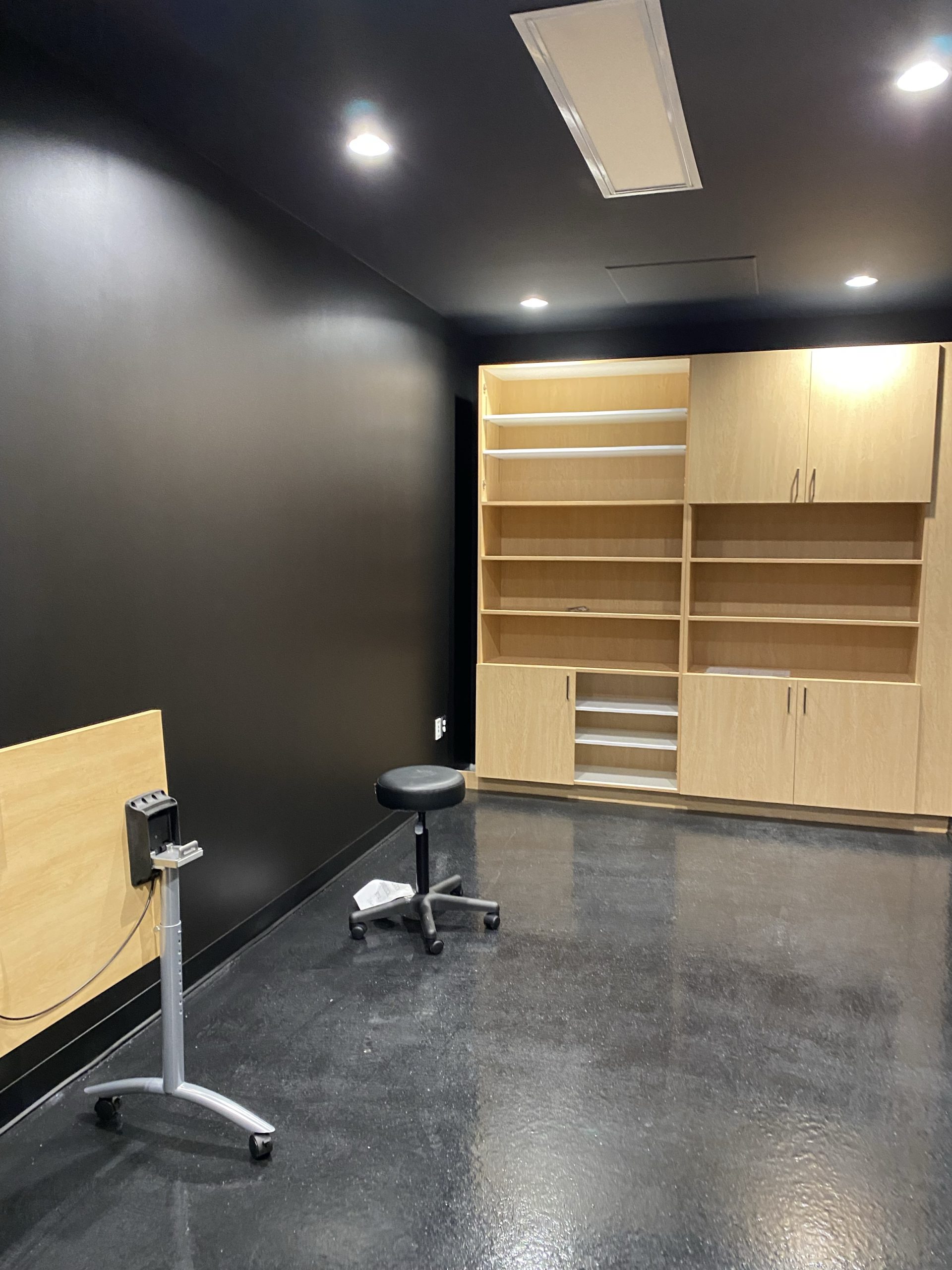 Salle sensoriel. Chambre noire (glow in the dark)